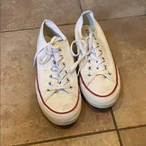 Low Top Chick Taylor Shoes